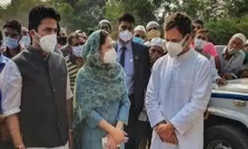 Rahul Gandhi reaches Bharuch to attend Ahmed Patels last rites