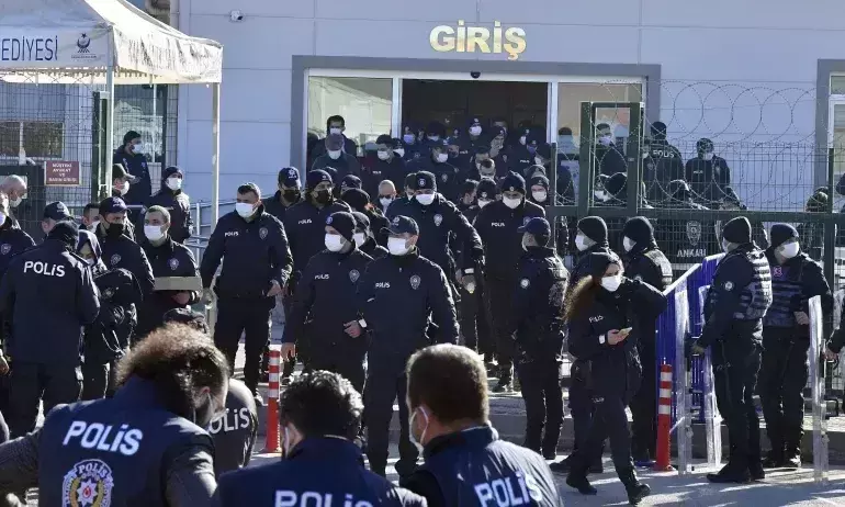 തുർക്കി സൈനിക അട്ടിമറി ശ്രമം: മുൻ ജനറൽമാർ ഉൾപ്പെടെയുള്ളവർക്ക് ജീവപര്യന്തം തുർക്കി സൈനിക അട്ടിമറി ശ്രമം: മുൻ ജനറൽമാർ ഉൾപ്പെടെയുള്ളവർക്ക് ജീവപര്യന്തം