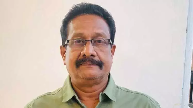 ഒരു സ്ഥാപനത്തിൽ 35 വർഷം; വിജയകുമാർ മടങ്ങുന്നു ഒരു സ്ഥാപനത്തിൽ 35 വർഷം; വിജയകുമാർ മടങ്ങുന്നു