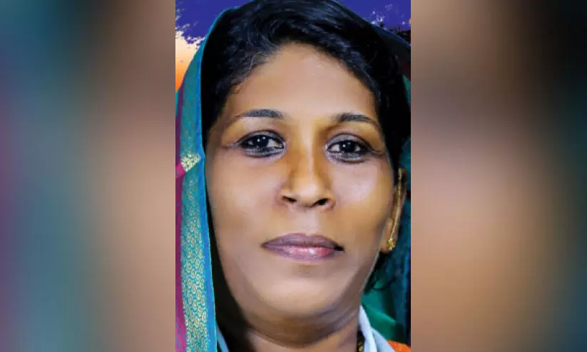 സ്ഥാനാർഥിക്ക് പാമ്പുകടിയേറ്റു സ്ഥാനാർഥിക്ക് പാമ്പുകടിയേറ്റു