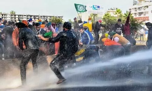 കർഷക മാർച്ചിൽ ഇന്നും സംഘർഷം; കർഷകർക്കുനേരെ കണ്ണീർ വാതകം പ്രയോഗിച്ചു