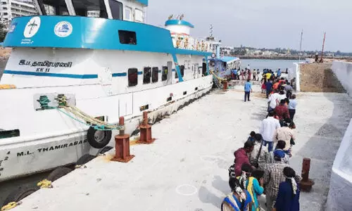 വിവേകാനന്ദപ്പാറയിലേക്ക്​ ബോട്ട് സർവിസ്​ തുടങ്ങി