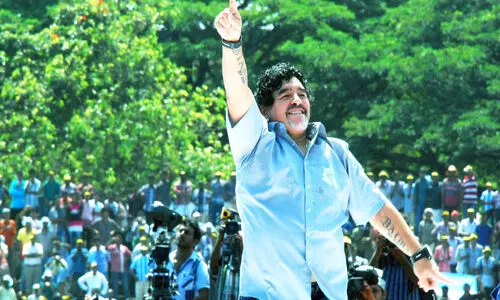 സന്ദർശനത്തിന്‍റെ ഓർമക്കായി കണ്ണൂരിൽ മറഡോണയുടെ പ്രതിമ ഒരുങ്ങുന്നു