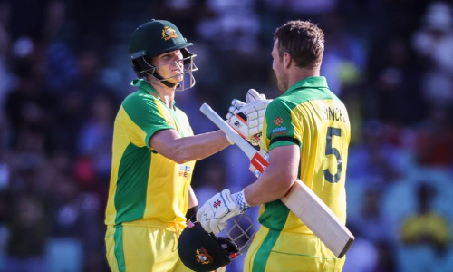 ഫിഞ്ചിനും സ്​മിത്തിനും സെഞ്ച്വറി; ഇന്ത്യക്ക്​ 375 റൺസ്​ വിജയലക്ഷ്യം