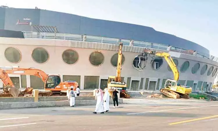 ജിദ്ദയിലെ കപ്പൽ കെട്ടിടം ഓർമയായി ജിദ്ദയിലെ കപ്പൽ കെട്ടിടം ഓർമയായി