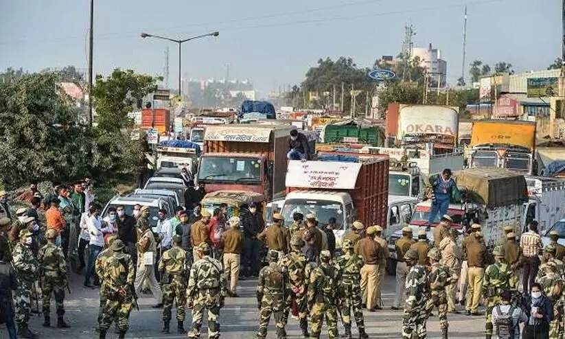 കർഷകർ രാജ്യ തലസ്ഥാനത്തേക്ക്; ഡൽഹി അതിർത്തിയിൽ സുരക്ഷ ശക്തം കർഷകർ രാജ്യ തലസ്ഥാനത്തേക്ക്; ഡൽഹി അതിർത്തിയിൽ സുരക്ഷ ശക്തം