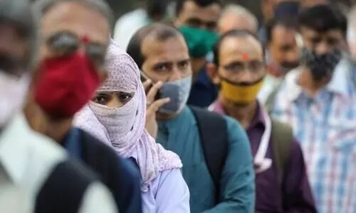 1.73 ലക്ഷം പുതിയ കോവിഡ്​ രോഗികൾ; രാജ്യത്ത്​ ടെസ്​റ്റ്​ പോസിറ്റിവിറ്റി നിരക്ക്​ കുറയുന്നു