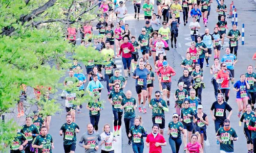 നാ​ടും ന​ഗ​ര​വും മ​ത്സ​ര ട്രാ​ക്കാ​യി:ദു​ബൈ റ​ണ്ണി​ൽ കു​തി​ച്ച​ത് ആ​യി​ര​ങ്ങ​ൾ