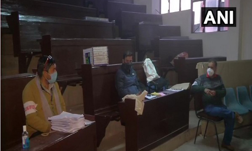 ജമ്മുകശ്​മീരിൽ ഡി.ഡി.സി തെരഞ്ഞെടുപ്പിൻെറ വോ​ട്ടെടുപ്പ്​ തുടങ്ങി