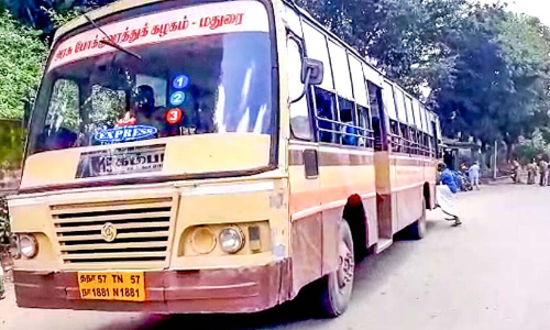 കോ​വി​ഡ് ജാ​ഗ്ര​താ​കേ​ന്ദ്രം പൂട്ടി; അ​തി​ർ​ത്തി​ക്ക​പ്പു​റം ബ​സ് എ​ത്തി