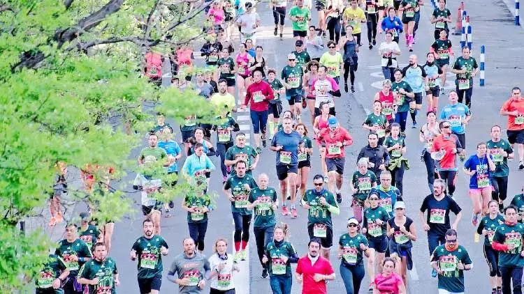 നാടും നഗരവും മത്സര ട്രാക്കായി:ദുബൈ റണ്ണിൽ കുതിച്ചത് ആയിരങ്ങൾ നാടും നഗരവും മത്സര ട്രാക്കായി:ദുബൈ റണ്ണിൽ കുതിച്ചത് ആയിരങ്ങൾ