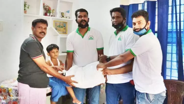 കെ.ഡി.സി.ബി സഹായങ്ങൾ കൈമാറി കെ.ഡി.സി.ബി സഹായങ്ങൾ കൈമാറി