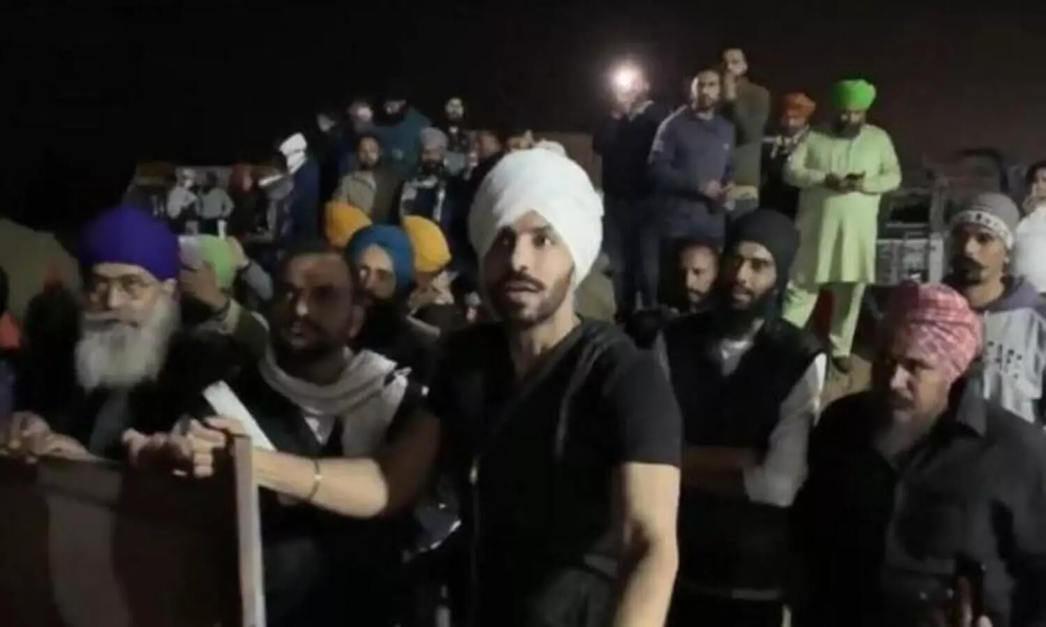 ഇംഗ്ലീഷ്​ സംസാരിക്കുന്ന കർഷകൻ; കർഷകർക്ക്​ പിന്തുണ അറിയിച്ച നടനെതിരെ പരിഹാസവുമായി സംഘപരിവാർ അനുകൂലികൾ