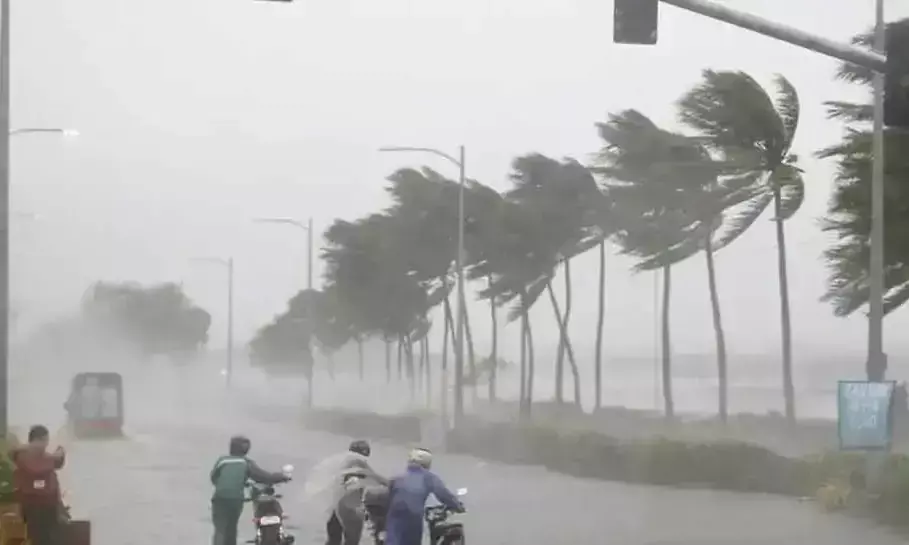 വരുന്നു, ഓഖി സമാനമായ ബുർവി ചുഴലിക്കാറ്റ്