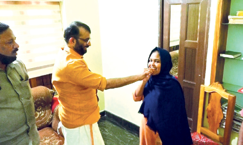 സ്പീക്കറുടെ ഇടപെടൽ ഫലംകണ്ടു;മത്സ്യത്തൊഴിലാളിയുടെ മകളുടെ എം.ബി.ബി.എസ് പഠനം സൗജന്യം സ്പീക്കറുടെ ഇടപെടൽ ഫലംകണ്ടു;മത്സ്യത്തൊഴിലാളിയുടെ മകളുടെ എം.ബി.ബി.എസ് പഠനം സൗജന്യം