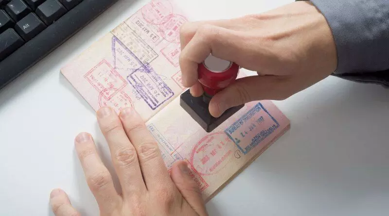 ഒമാൻ പുതിയ തൊഴിൽ വിസകൾ അനുവദിക്കാൻ ആരംഭിച്ചു ഒമാൻ പുതിയ തൊഴിൽ വിസകൾ അനുവദിക്കാൻ ആരംഭിച്ചു