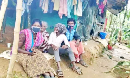 വി​ത്തു​കാ​ട് നി​വാ​സി​ക​ളു​ടെ വോ​ട്ട് ബ​ഹി​ഷ്ക​ര​ണം; അ​നു​ന​യ നീ​ക്ക​വു​മാ​യി മു​ന്ന​ണി​ക​ൾ