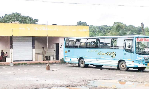 ദശാബ്​ദം കഴിഞ്ഞിട്ടും പണി പൂര്‍ത്തിയാകാതെ ഏനാത്ത് ബസ്‌ ബേ