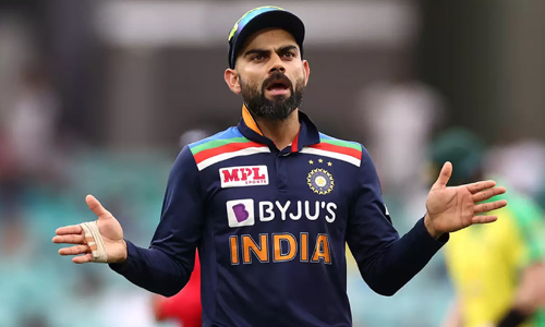 ഇത്​ ട്വൻറി20 മത്സരമല്ല ബൂംറക്ക്​ ന്യൂബോളിൽ രണ്ടോവർ മാത്രം കൊടുക്കാൻ- കോഹ്​ലിയെ വിമർശിച്ച്​ ഗംഭീർ