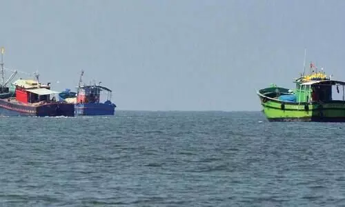 ന്യൂനമർദ്ദം: കടലിൽ പോകാൻ വിലക്ക്; മലയോരത്തേക്ക്​ യാത്ര വേണ്ട