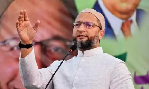 ഈശ്വരപ്പയുടേത് നാണംകെട്ട നിലപാട്; ഹിന്ദുത്വയും ഭരണഘടനയും ഒന്നിച്ചുപോകില്ല - ഉവൈസി