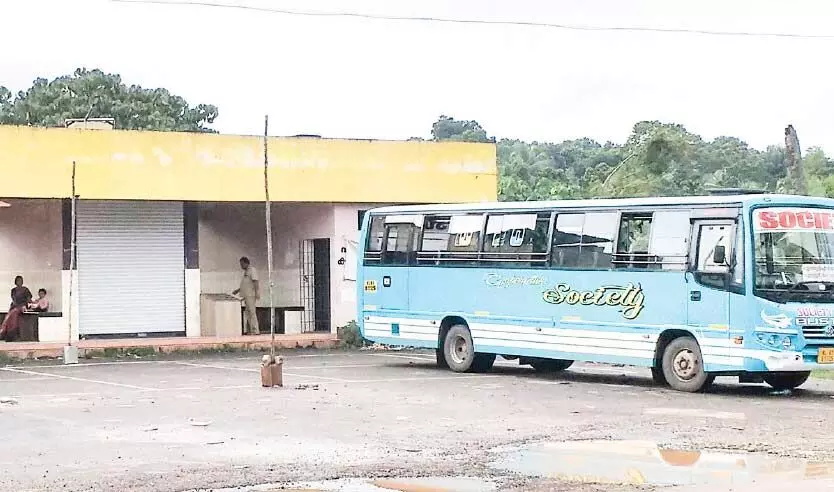 ദശാബ്​ദം കഴിഞ്ഞിട്ടും പണി പൂര്‍ത്തിയാകാതെ ഏനാത്ത് ബസ്‌ ബേ