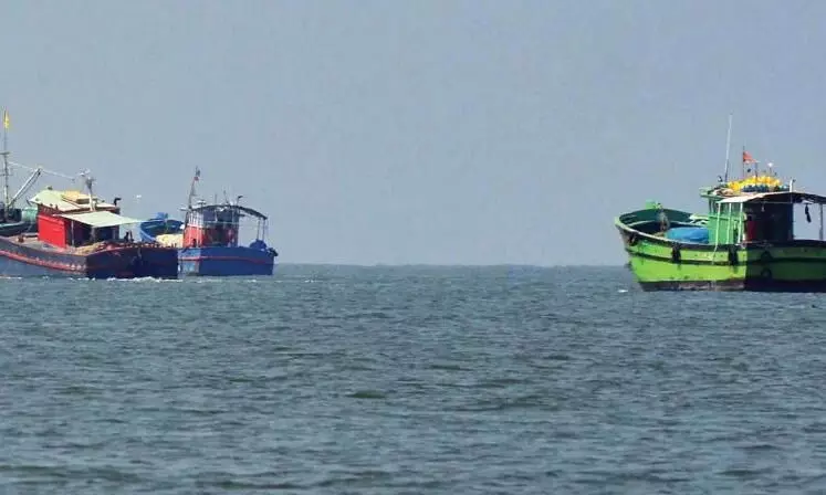 ന്യൂനമർദ്ദം: കടലിൽ പോകാൻ വിലക്ക്; മലയോരത്തേക്ക്​ യാത്ര വേണ്ട