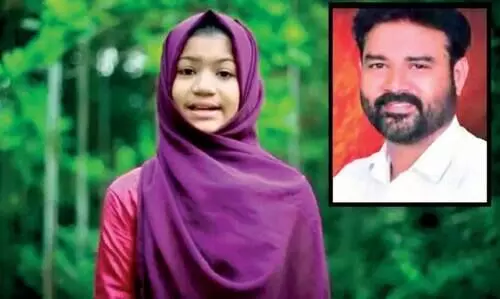 പി​താ​വി​െൻറ വി​ജ​യ​ത്തി​ന് പ്ര​ചാ​ര​ണ​ഗാ​നം ആ​ല​പി​ച്ച് അ​ഫി​ദ ഷെ​രീ​ഫ്