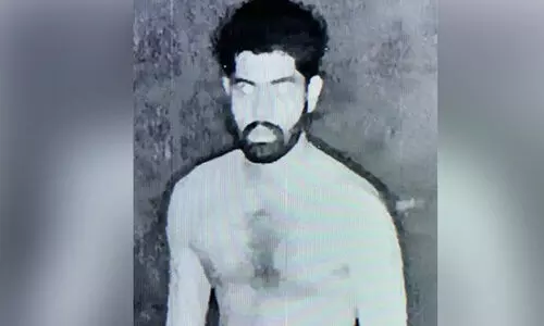 ക​ട​ലു​ണ്ടിയിൽ പൂർണ നഗ്​ന​െൻറ പാതിരായാത്ര