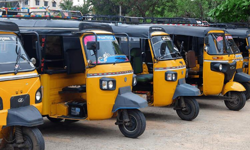 കരുതിയത്​ തെറ്റാണ്​, തിരുവന്തപുരത്തെ ഓ​ട്ടോകാർ ഏറെ നന്മയുള്ളവരാണ്​; മറന്നു വച്ച ബാഗ്​ തിരിച്ചുകിട്ടിയ അനുഭവം വിവരിച്ച്​ യാത്രക്കാരൻ