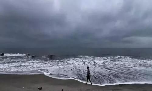 തെക്കൻ കേരള തീരത്ത് ചുഴലിക്കാറ്റ് മുന്നറിയിപ്പ്