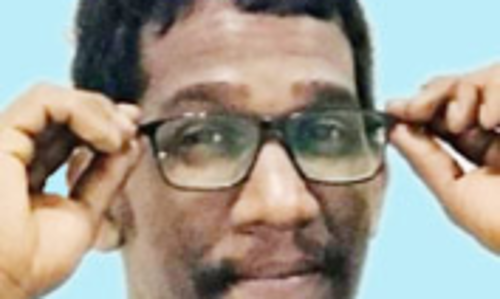 വാ​ഹ​ന അ​പ​ക​ട​ത്തി​ൽ പ​രി​ക്കേ​റ്റ യു​വാ​വ് മ​രി​ച്ചു