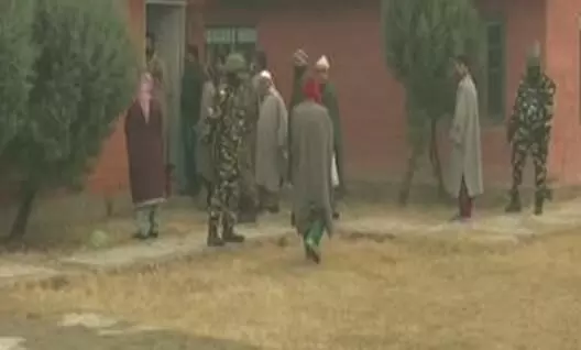 Voting in DDC Phase 2 polls, sarpanch, panch bypolls in J-K begins