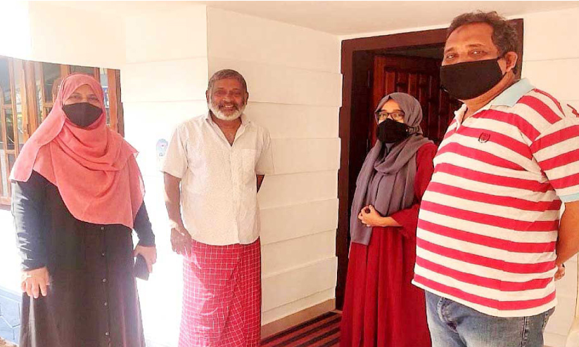 പടന്നയിൽ സ്ഥാനാർഥികൾ സീറോ കോവിഡ് യജ്ഞത്തിൽ പടന്നയിൽ സ്ഥാനാർഥികൾ സീറോ കോവിഡ് യജ്ഞത്തിൽ