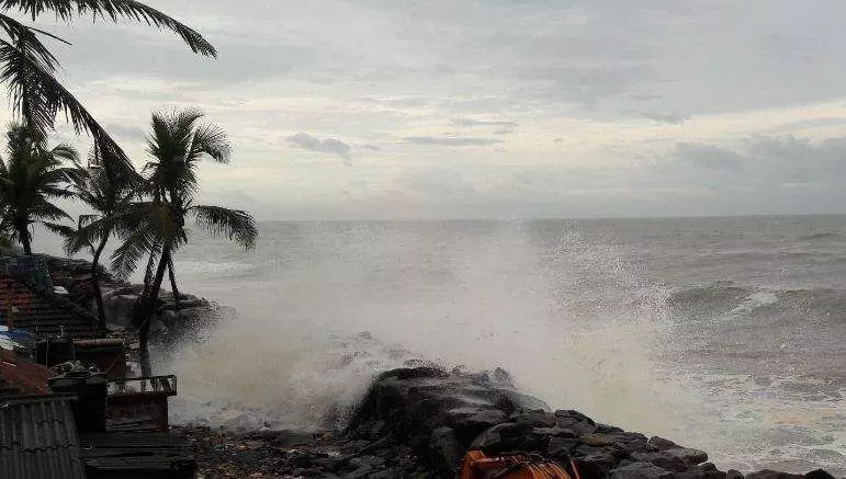 ന്യൂനമര്‍ദം: അടിയന്തര സാഹചര്യങ്ങള്‍ നേരിടാന്‍ മുന്നൊരുക്കം