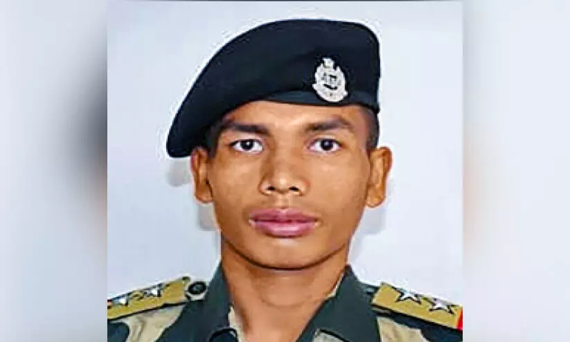 കശ്മീരിൽ ബി.എസ്.എഫ് ഇൻസ്പെക്ടർക്ക് വീരമൃത്യു കശ്മീരിൽ ബി.എസ്.എഫ് ഇൻസ്പെക്ടർക്ക് വീരമൃത്യു