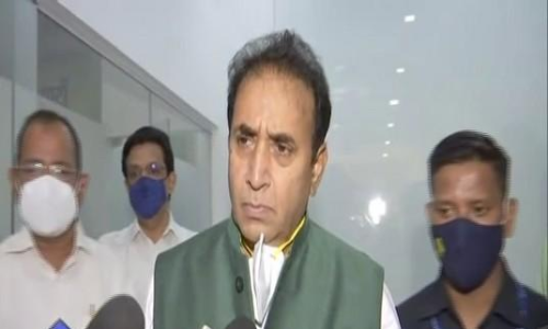 യോഗി പരിശ്രമിക്കട്ടെ, ചലച്ചിത്ര വ്യവസായം മുംബൈയിൽതന്നെ കാണും -മഹാരാഷ്ട്ര ആഭ്യന്തരമന്ത്രി