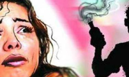 കൊല്ലത്ത് ഭാര്യക്കും മകൾക്കും നേരെ ആസിഡ്​ ആക്രമണം: പ്രതിക്കായി അന്വേഷണം ഊർജിതം