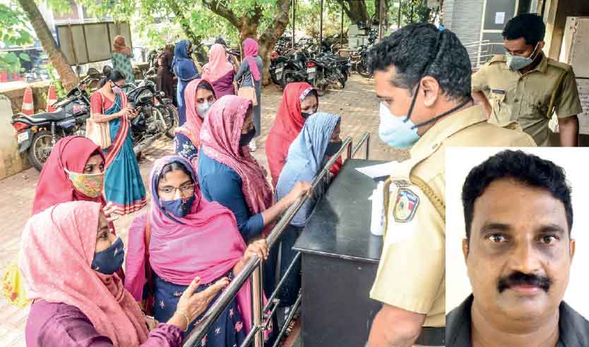 പകുതി വിലയ്ക്ക് തയ്യൽ യന്ത്രം: വനിത കൂട്ടായ്മകളിൽനിന്ന് ലക്ഷങ്ങൾ തട്ടിയയാൾ പിടിയിൽ പകുതി വിലയ്ക്ക് തയ്യൽ യന്ത്രം: വനിത കൂട്ടായ്മകളിൽനിന്ന് ലക്ഷങ്ങൾ തട്ടിയയാൾ പിടിയിൽ