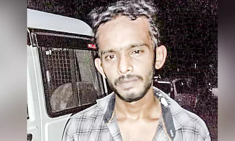 മോഷ്ടിച്ച ബൈക്കിലെത്തി മാല പൊട്ടിക്കാൻ ശ്രമിച്ച പ്രതിയെ പിടികൂടി മോഷ്ടിച്ച ബൈക്കിലെത്തി മാല പൊട്ടിക്കാൻ ശ്രമിച്ച പ്രതിയെ പിടികൂടി