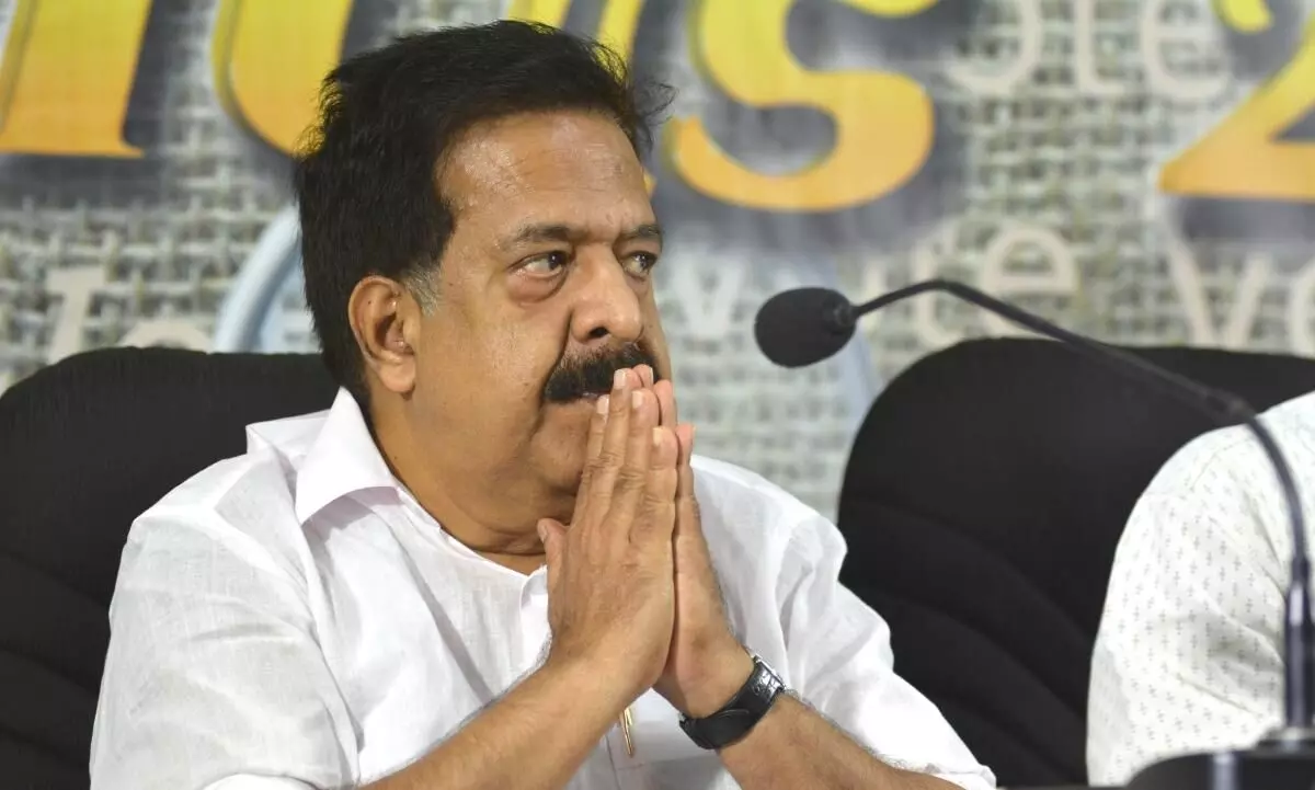 ഹരിപ്പാട് മണ്ഡലത്തിലെ പരാജയം; ചെന്നിത്തലയുടെ കോട്ട കാക്കാൻ പാർട്ടി ഒരുങ്ങുന്നു ഹരിപ്പാട് മണ്ഡലത്തിലെ പരാജയം; ചെന്നിത്തലയുടെ കോട്ട കാക്കാൻ പാർട്ടി ഒരുങ്ങുന്നു