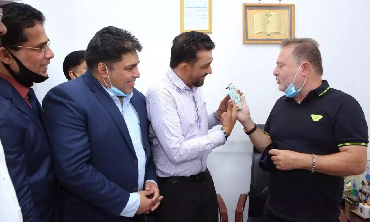 ഇ​സ്രാ​യേ​ൽ സം​രം​ഭ​ക​ർ ഇ.​സി.​എ​ച്ചി​െ​ൻ​റ പി​ന്തു​ണ​യോ​ടെ ദു​ബൈ​യി​ൽ ചു​വ​ടു​റ​പ്പി​ക്കു​ന്നു