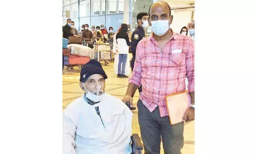 പക്ഷാഘാതം ബാധിച്ച മലയാളിയെ നാട്ടിലെത്തിച്ചു