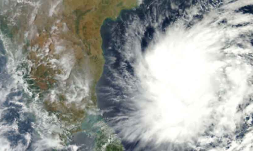 വോട്ടഭ്യർഥനക്കിടെ കാലാവസ്ഥാ മുന്നറിയിപ്പുമായി സ്ഥാനാർഥികള്‍