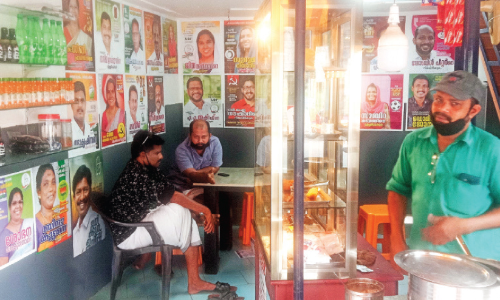 ഇവിടെ രാഷ്​ട്രീയം പറയാം; ഇത്​ നിയാസി​െൻറ ചായക്കട