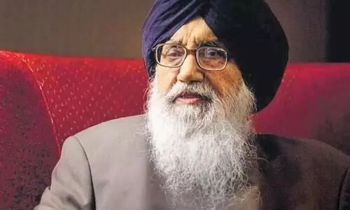 വി.​എ​സി​ന്‍റെ റെ​ക്കോ​ഡ് ഇനി പ​ഴ​ങ്ക​ഥ​: 94ൽ പ്രകാശ് സിങ് ബാദൽ രാജ്യത്തെ പ്രായം കൂടിയ സ്ഥാനാർഥി