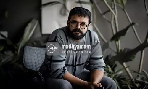 സ്​​ക്രീനിലെ 20-20യിൽ നൂറടിച്ച്​ ജയസൂര്യ