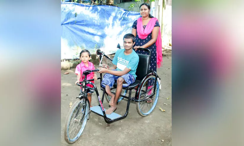 പ്രതിസന്ധിയിൽ തളരില്ല ശ്രാവൺ; സ്നേഹവാത്സല്യങ്ങളേകി അശ്വതിയുണ്ട്