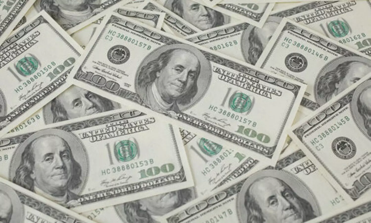 കൂടുതൽ വിദേശികൾ ഡോളർ കടത്തി