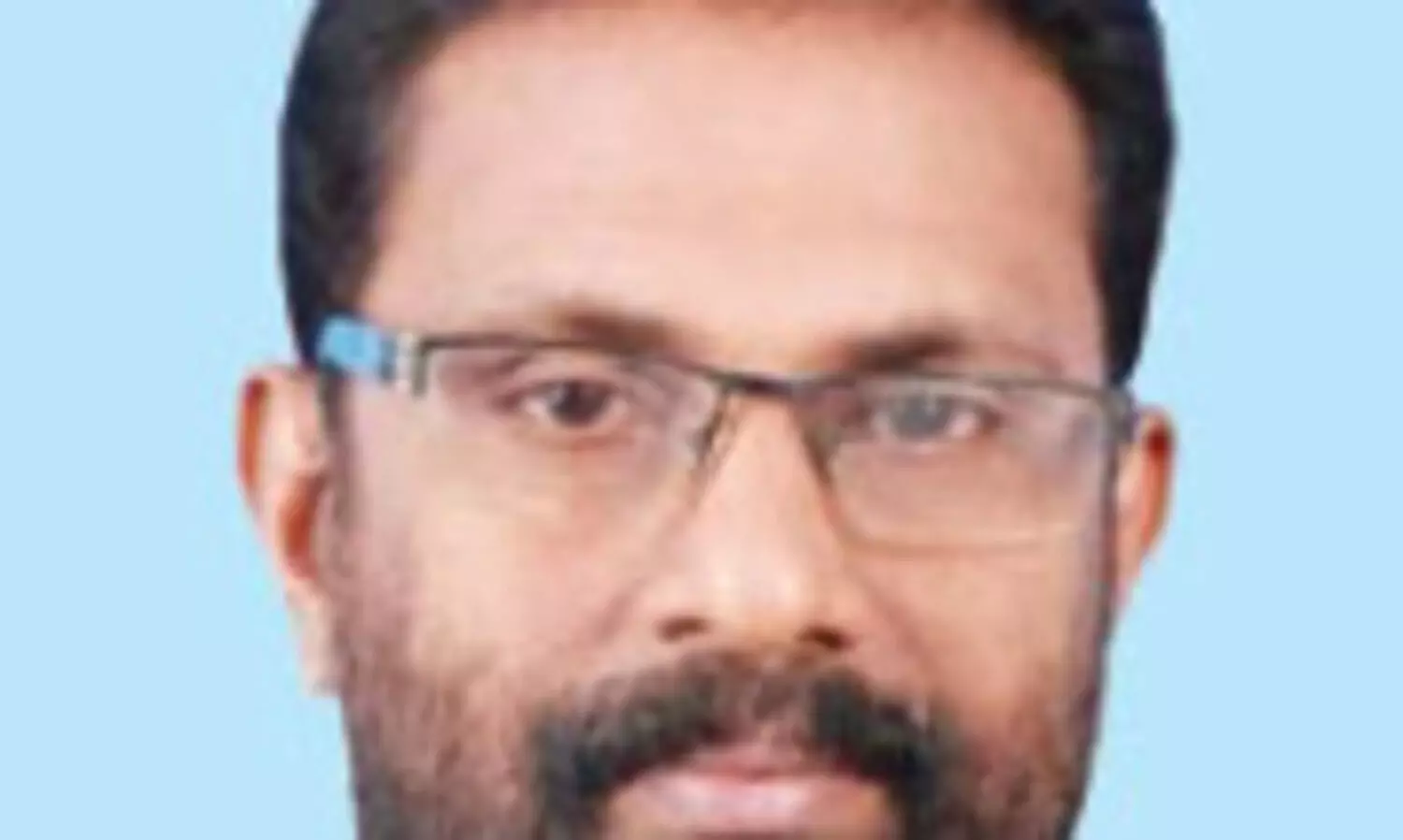 എ​ൻ.​ജി.​ഒ അ​സോ​സി​യേ​ഷ​ൻ  നേതാവ്​  എ​ൻ.​പി. ബാ​ല​കൃ​ഷ്ണ​ൻ ചാ​ലി​യാ​റി​ൽ  മ​രി​ച്ച നി​ല​യി​ൽ